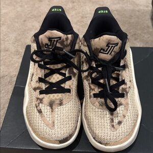 Jordan Jason Tatum basketball Tan and Black sneakers. Great condition.
